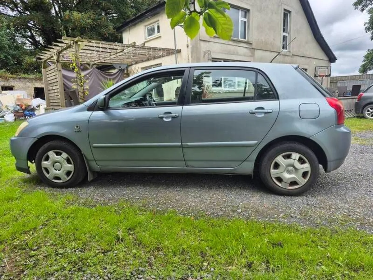 2004 Toyota Corolla - Image 3