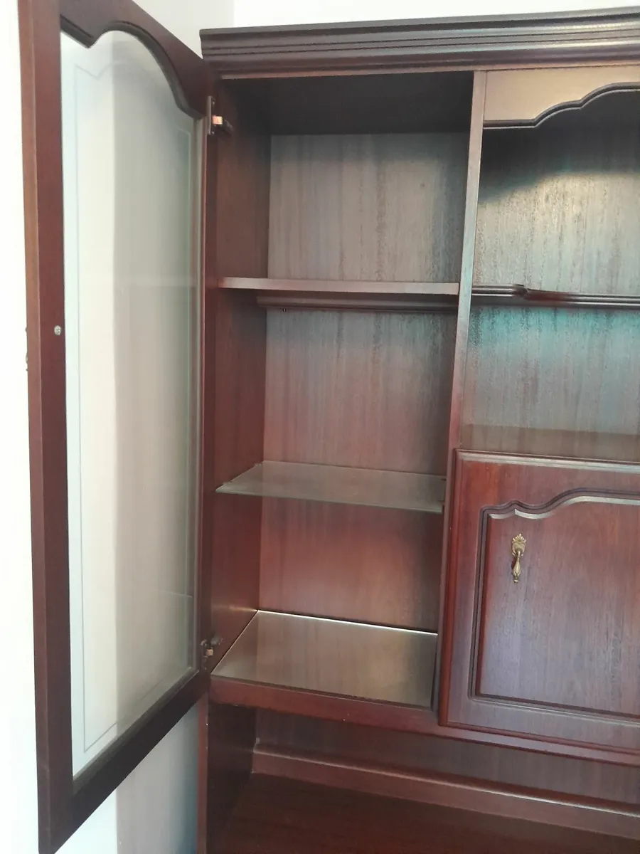 Drinks  glasses and storage cabinet - Image 2