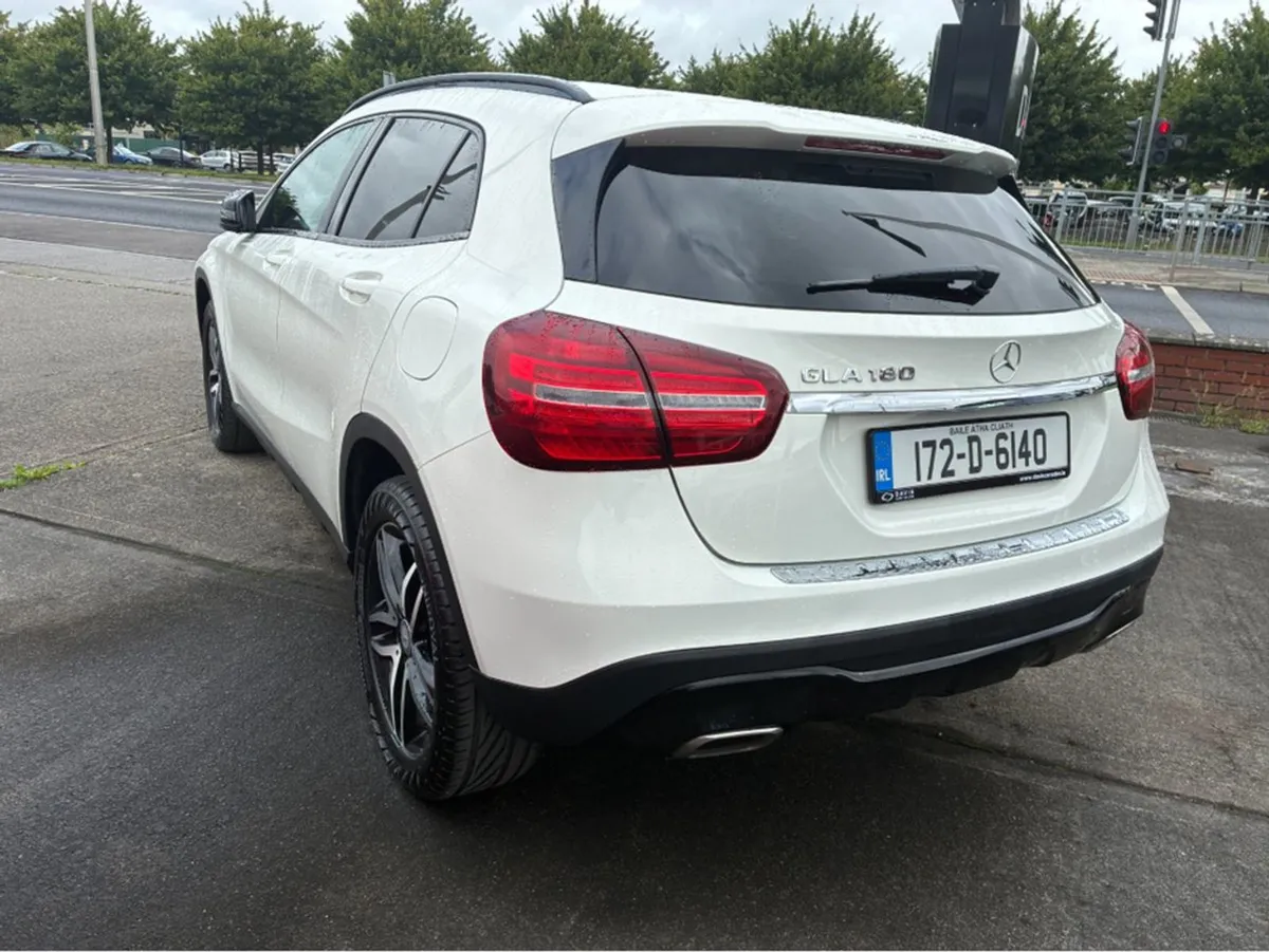 Mercedes-Benz GLA Class 180 Urban 5DR - Image 4