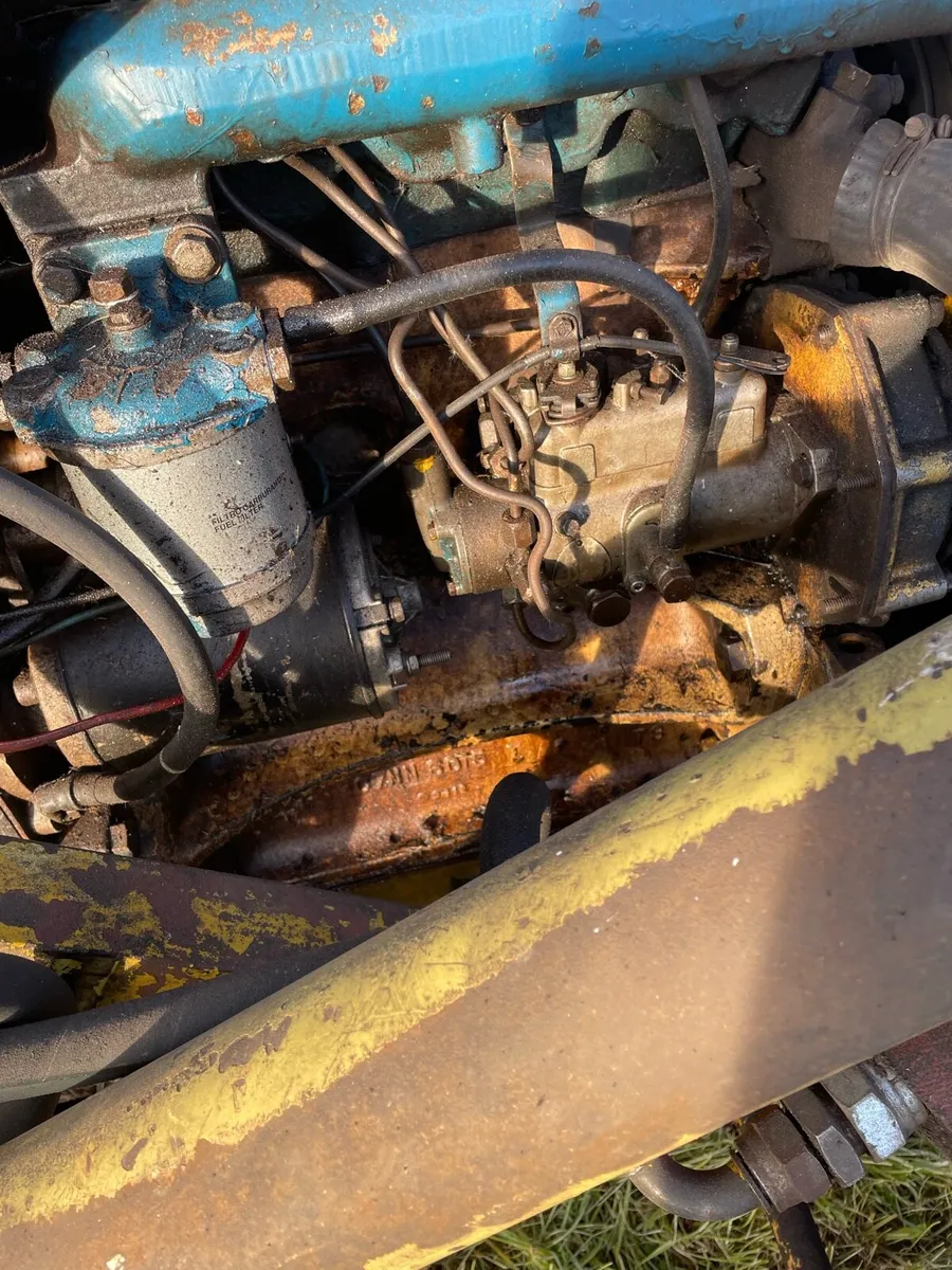 Ford 4000 pre force engine - Image 2