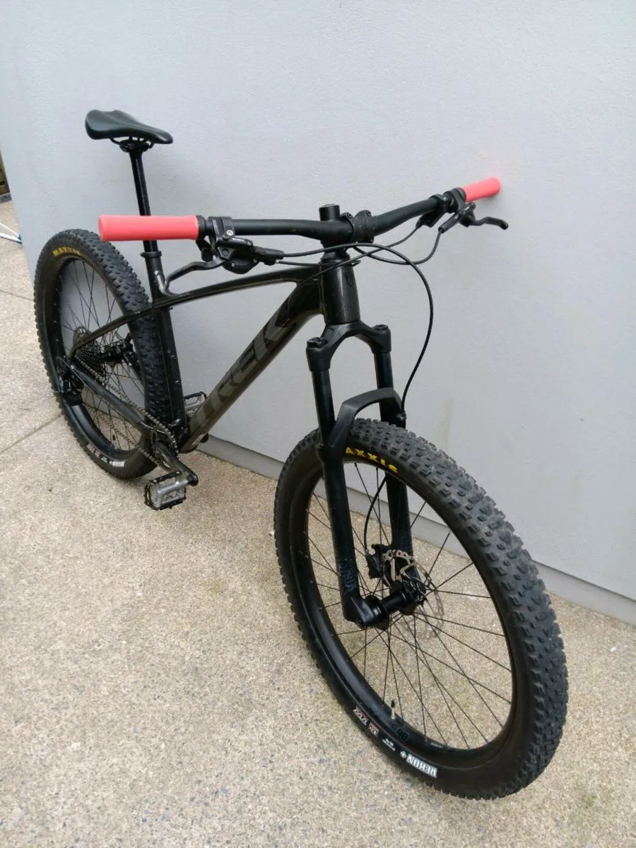 Trek Roscoe 7 mountain bike - Image 2