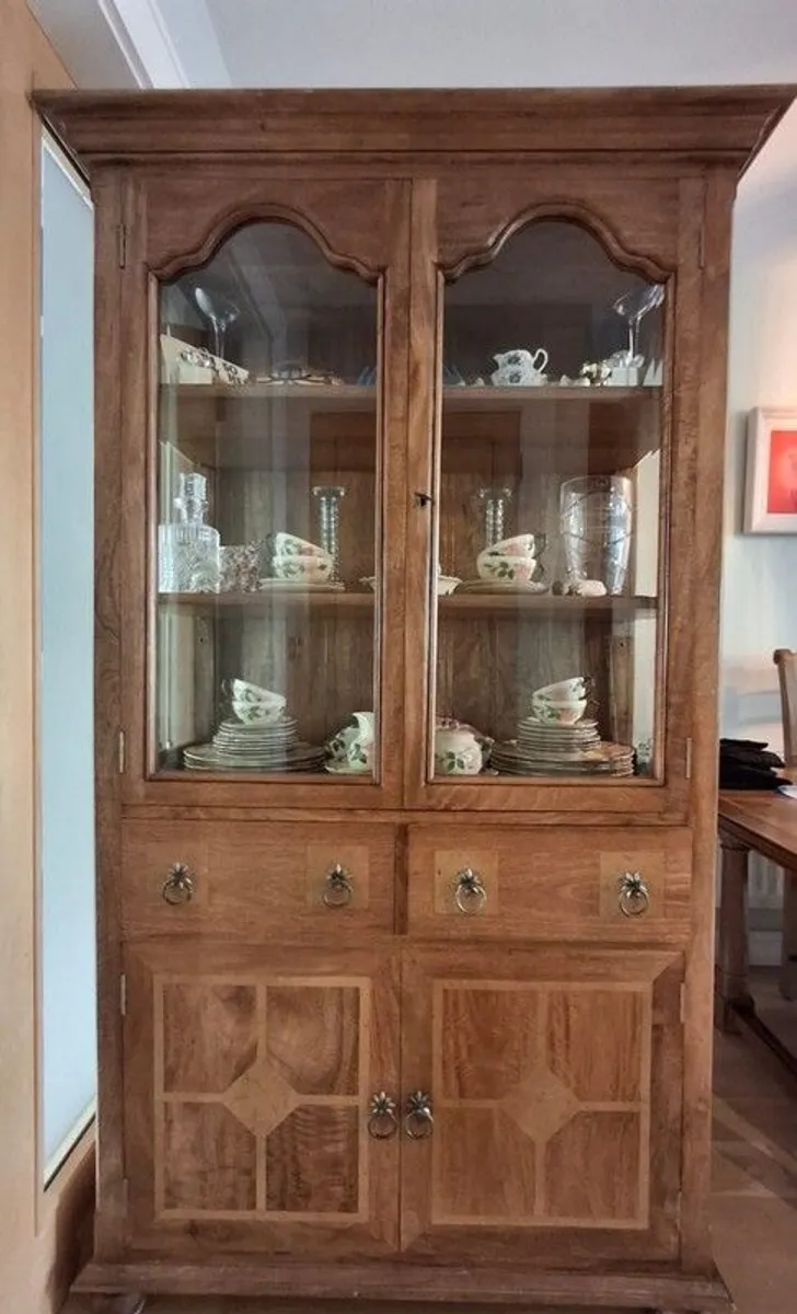 Flagstone Display Cabinet - Image 4