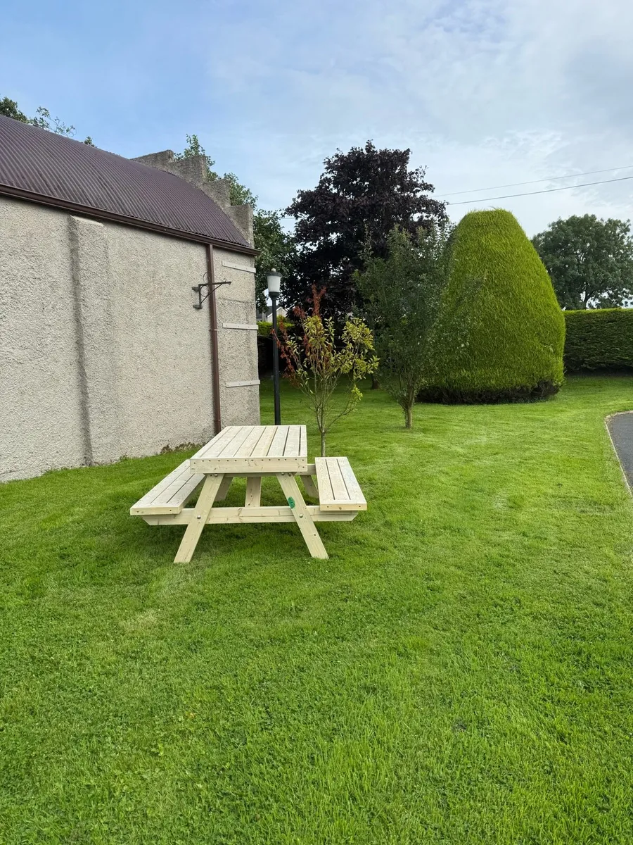 Picnic table - Image 4