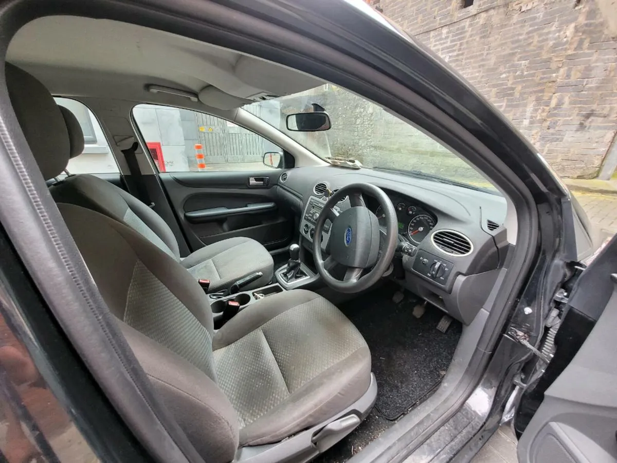 Ford Focus 06, black 1.4 Petrol - Image 3