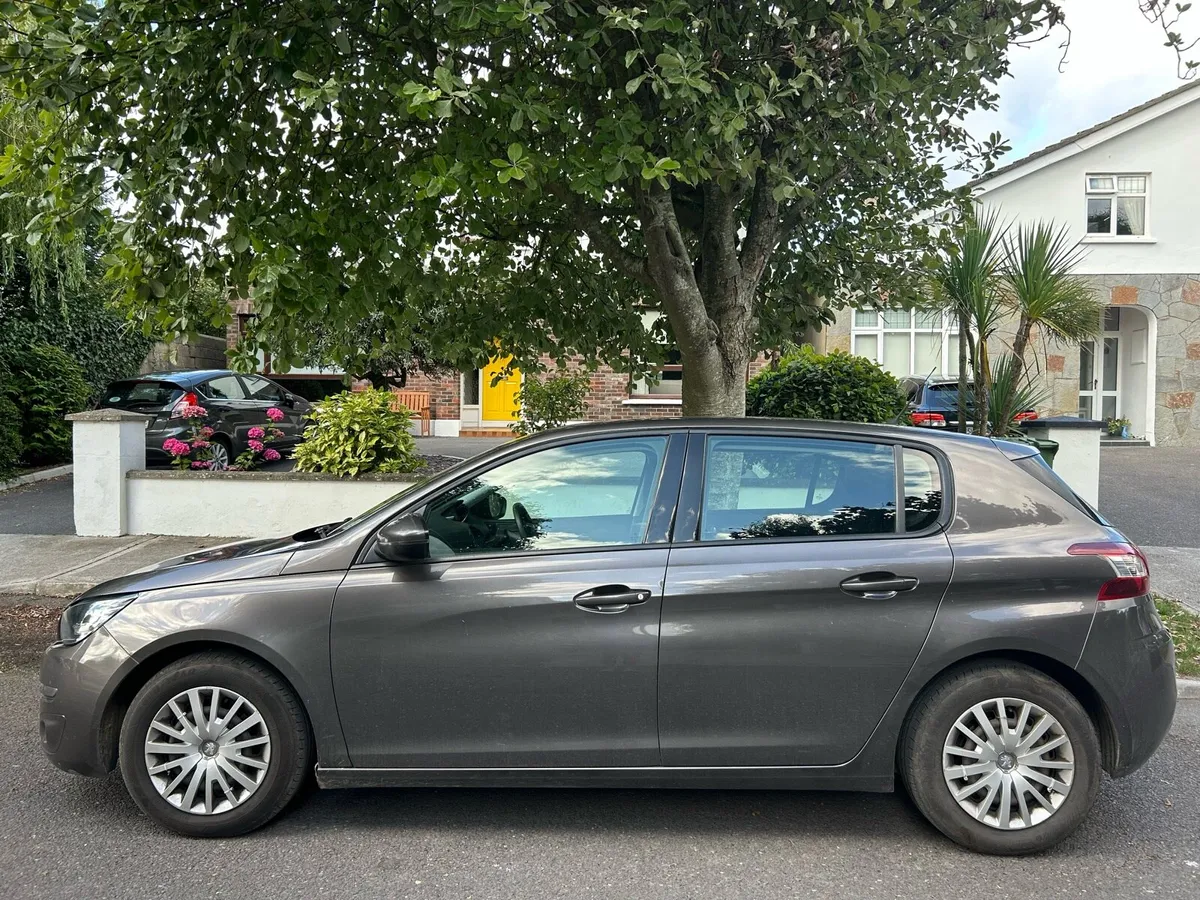 Peugeot 308 - Image 2