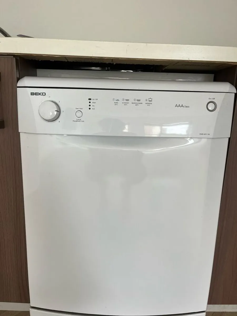 Kitchen and appliances - Image 1
