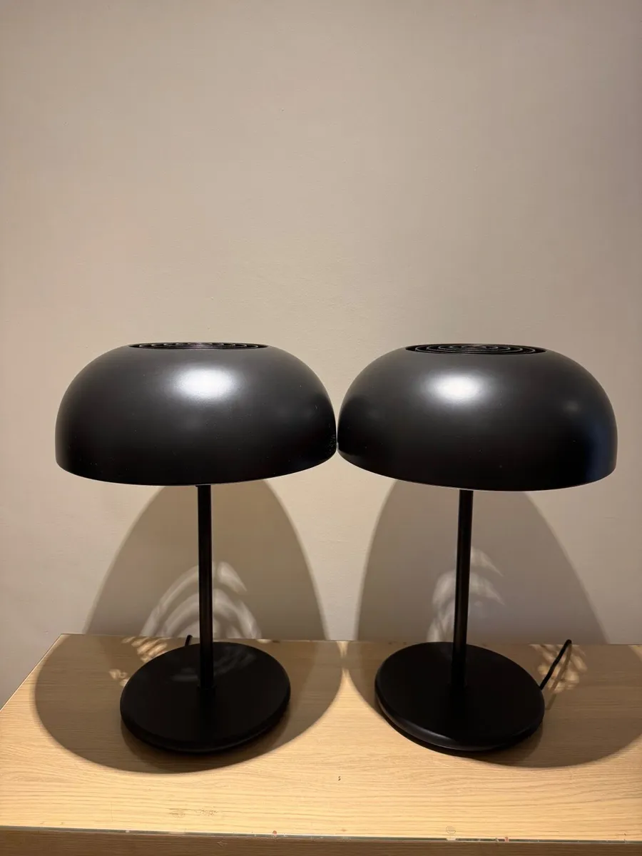 2 BLACK LAMPS - Image 1