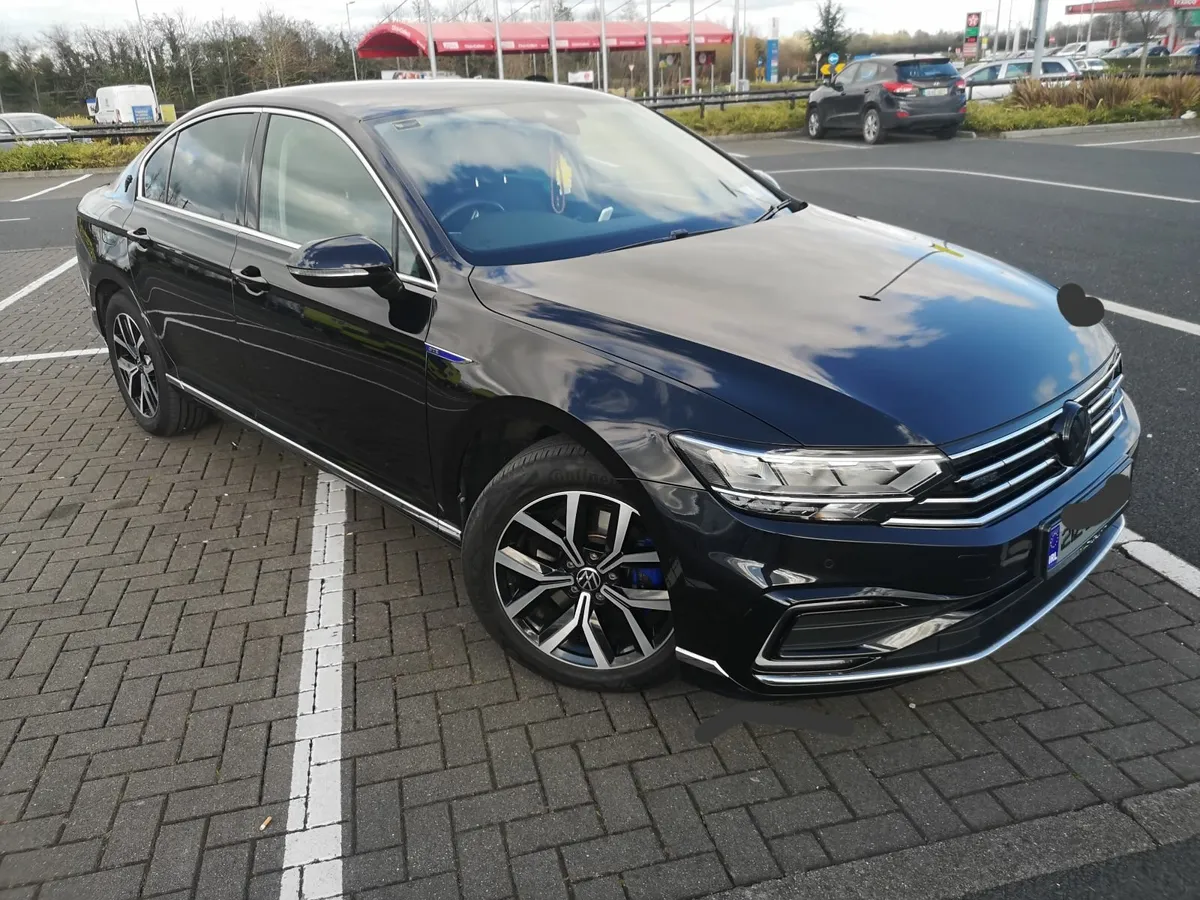 Volkswagen Passat 2021 - Image 1
