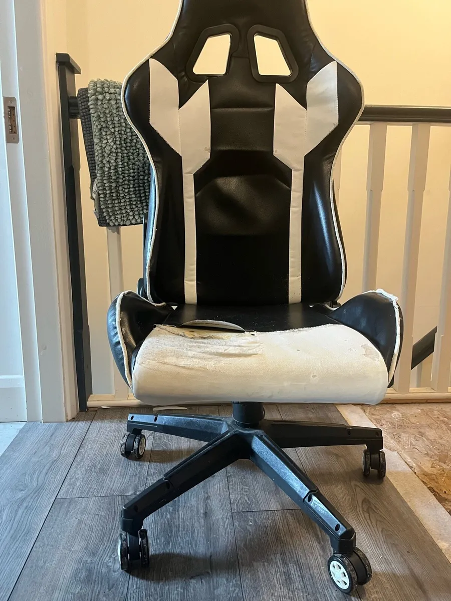 Used gaming chair - Image 3