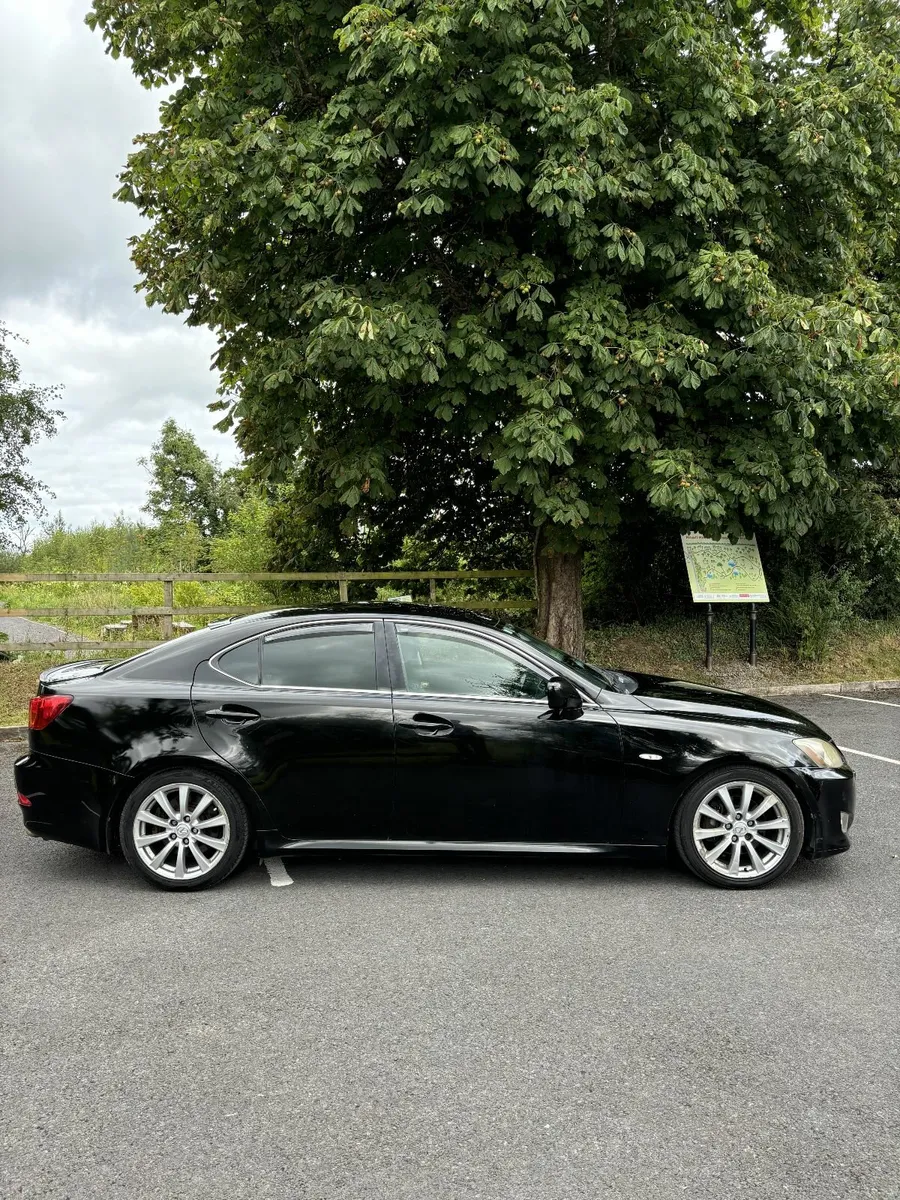 Lexus IS220d - Image 3