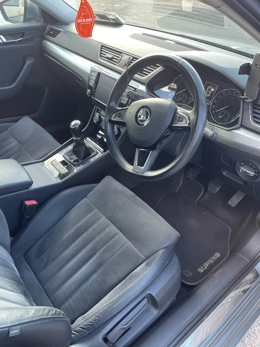 SKODA SUPERB AMBITION 1.6TDI 120BHP - Image 4