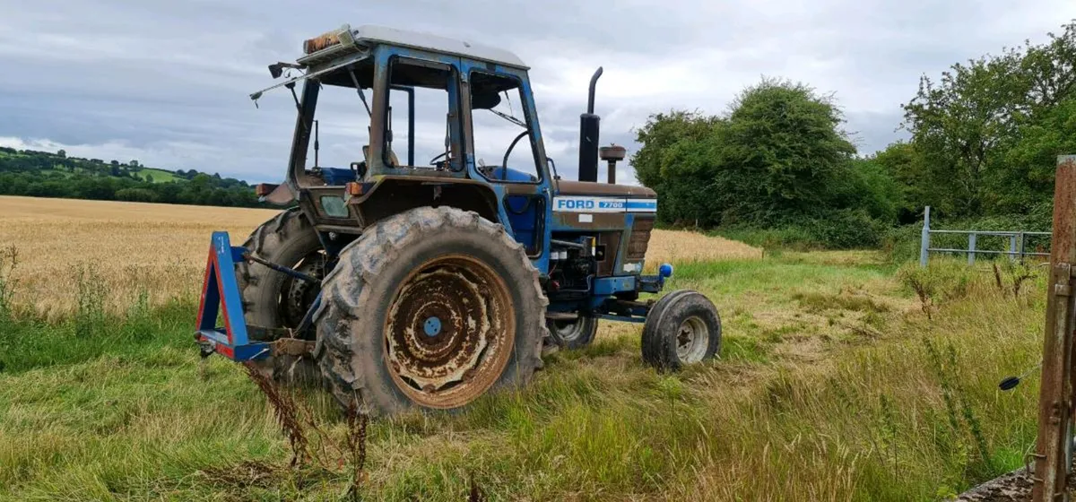 Ford 7700 - Image 1