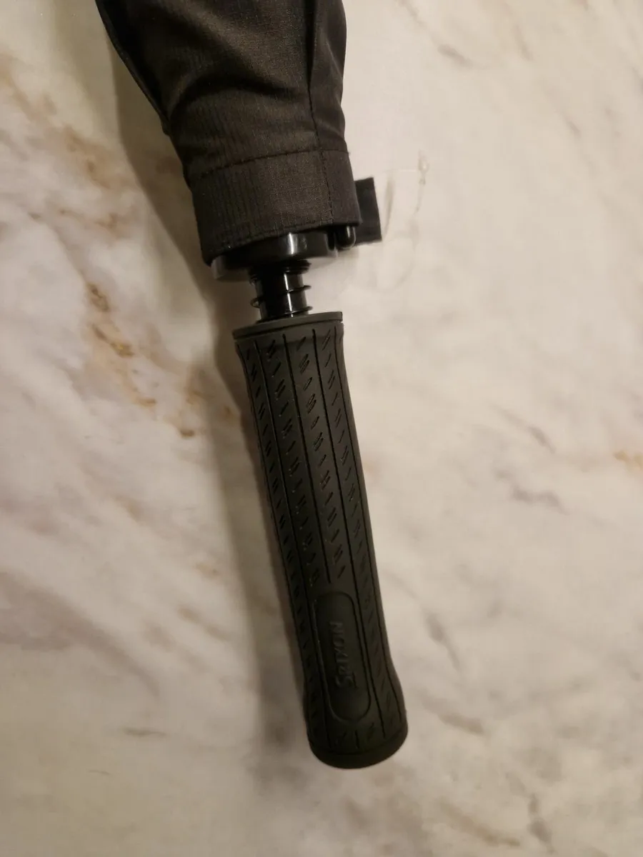 Srixon Double Canopy Umbrella - Image 2