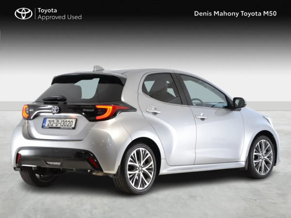 Toyota Yaris Platinum Edition Hybrid Auto - Image 2