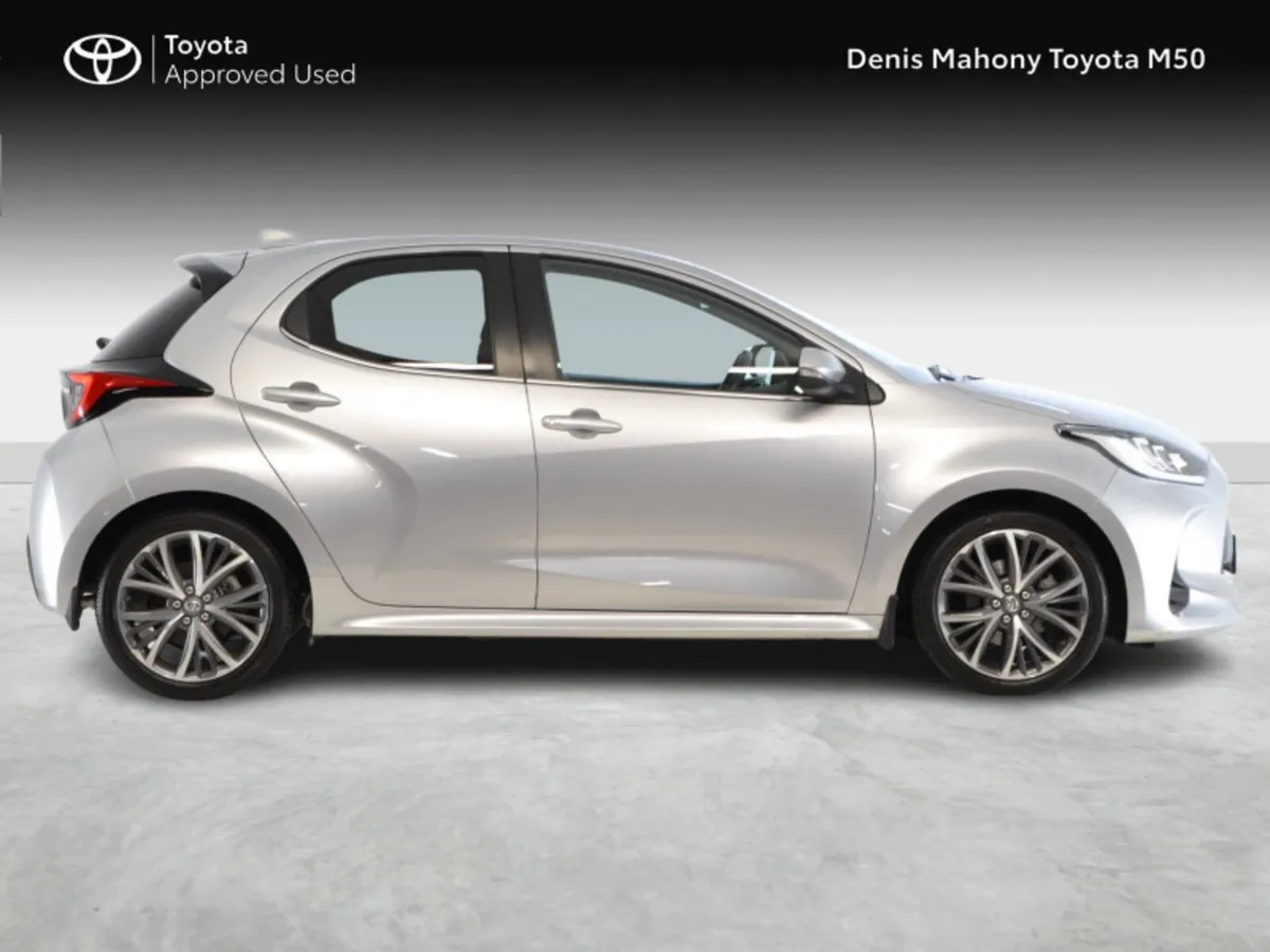 Toyota Yaris Platinum Edition Hybrid Auto - Image 3
