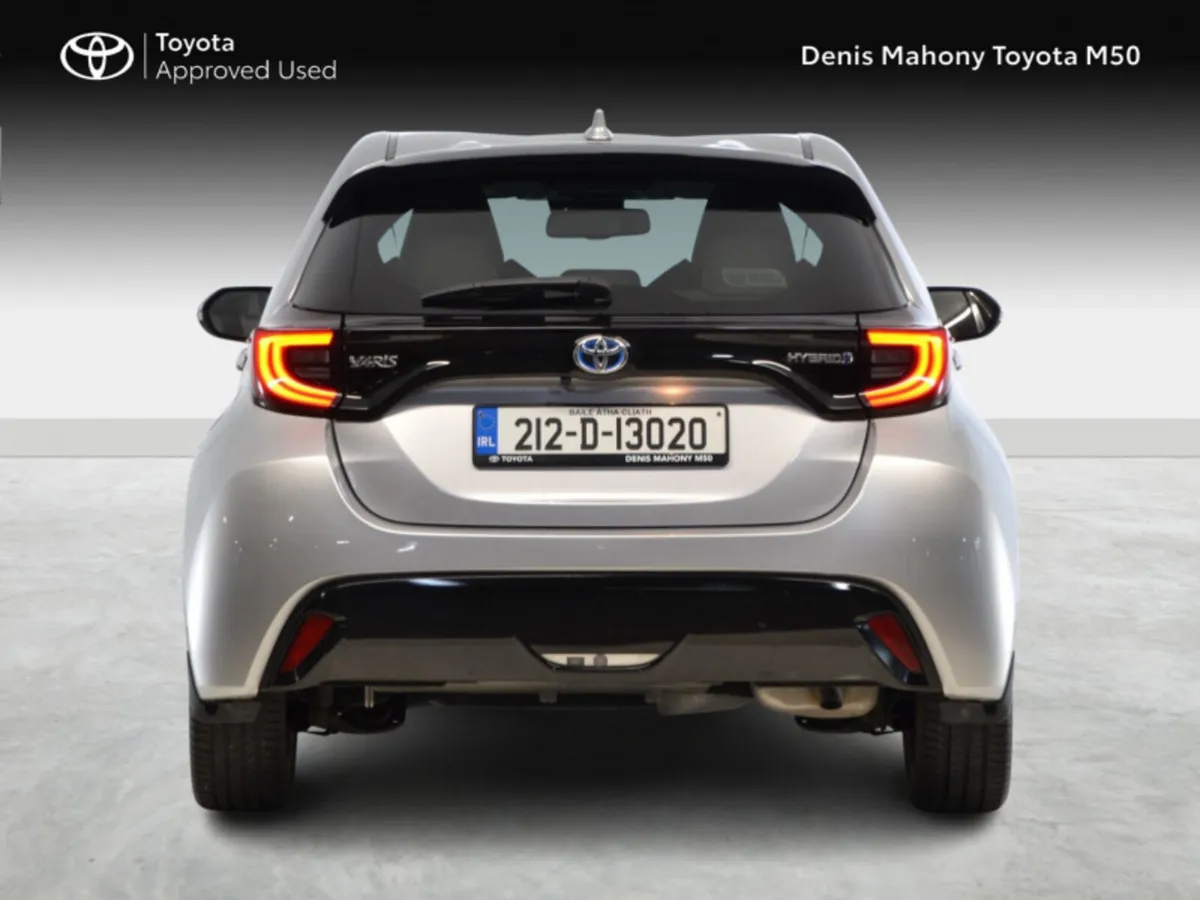 Toyota Yaris Platinum Edition Hybrid Auto - Image 4