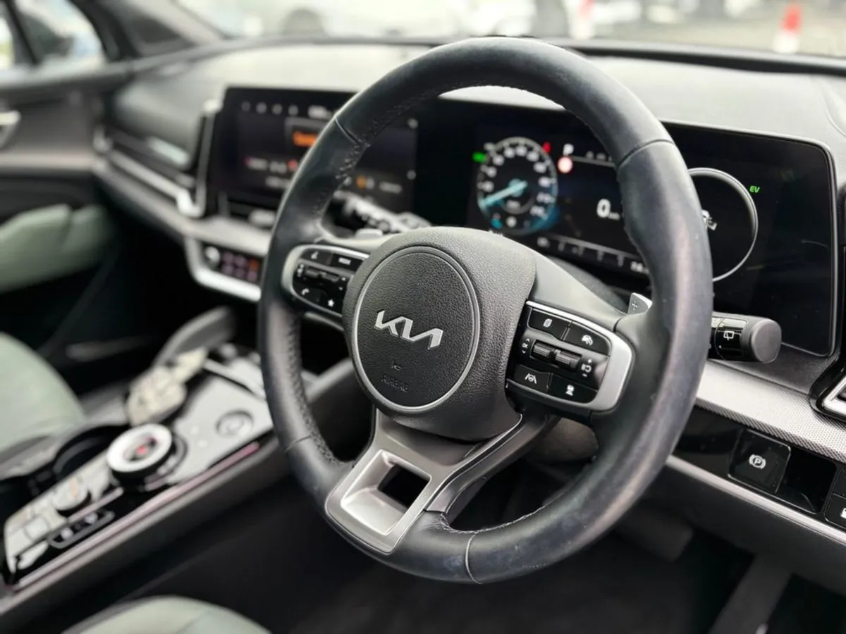 Kia Sportage 1.6 Plug in Hybrid ( Anniversary Edi - Image 2