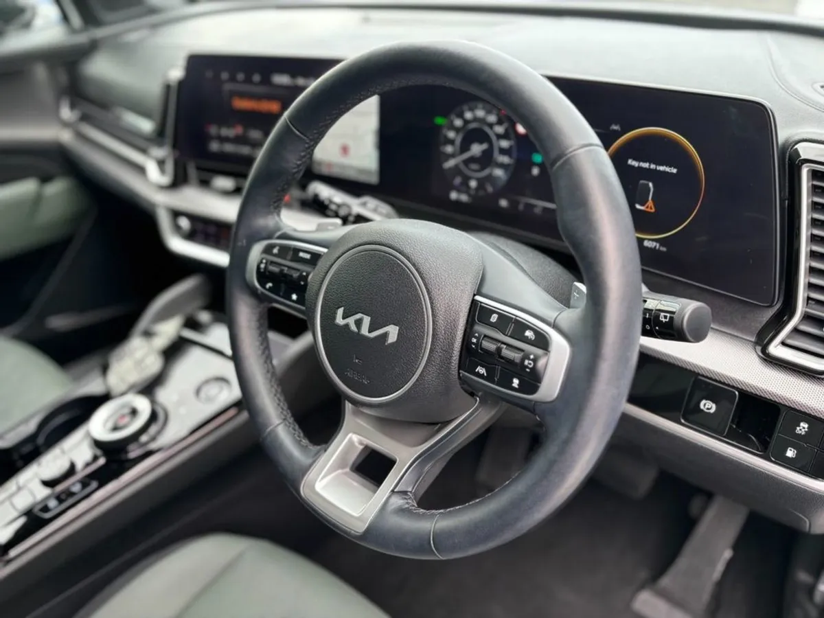 Kia Sportage 1.6 Plug in Hybrid ( Anniversary Edi - Image 2