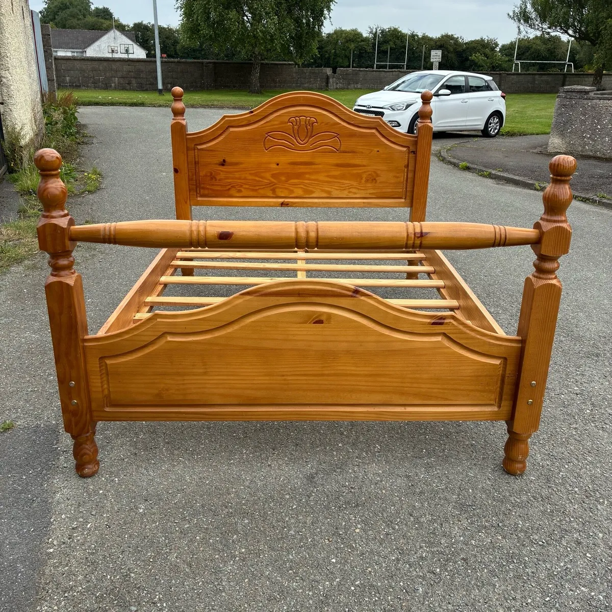 Solid pine double bed frame - Image 1