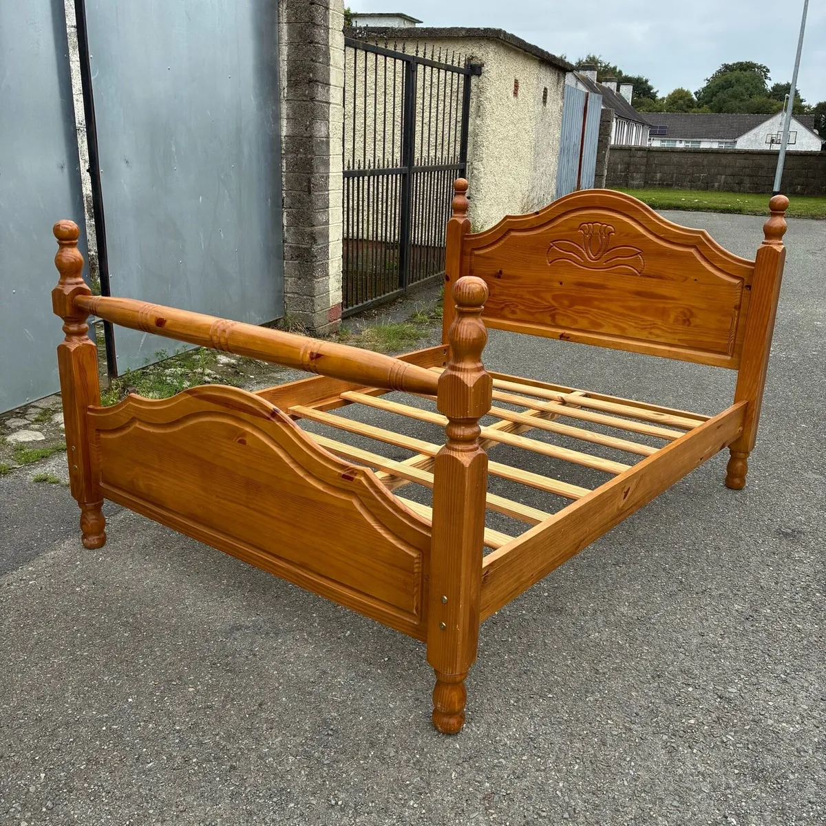 Solid pine double bed frame - Image 2