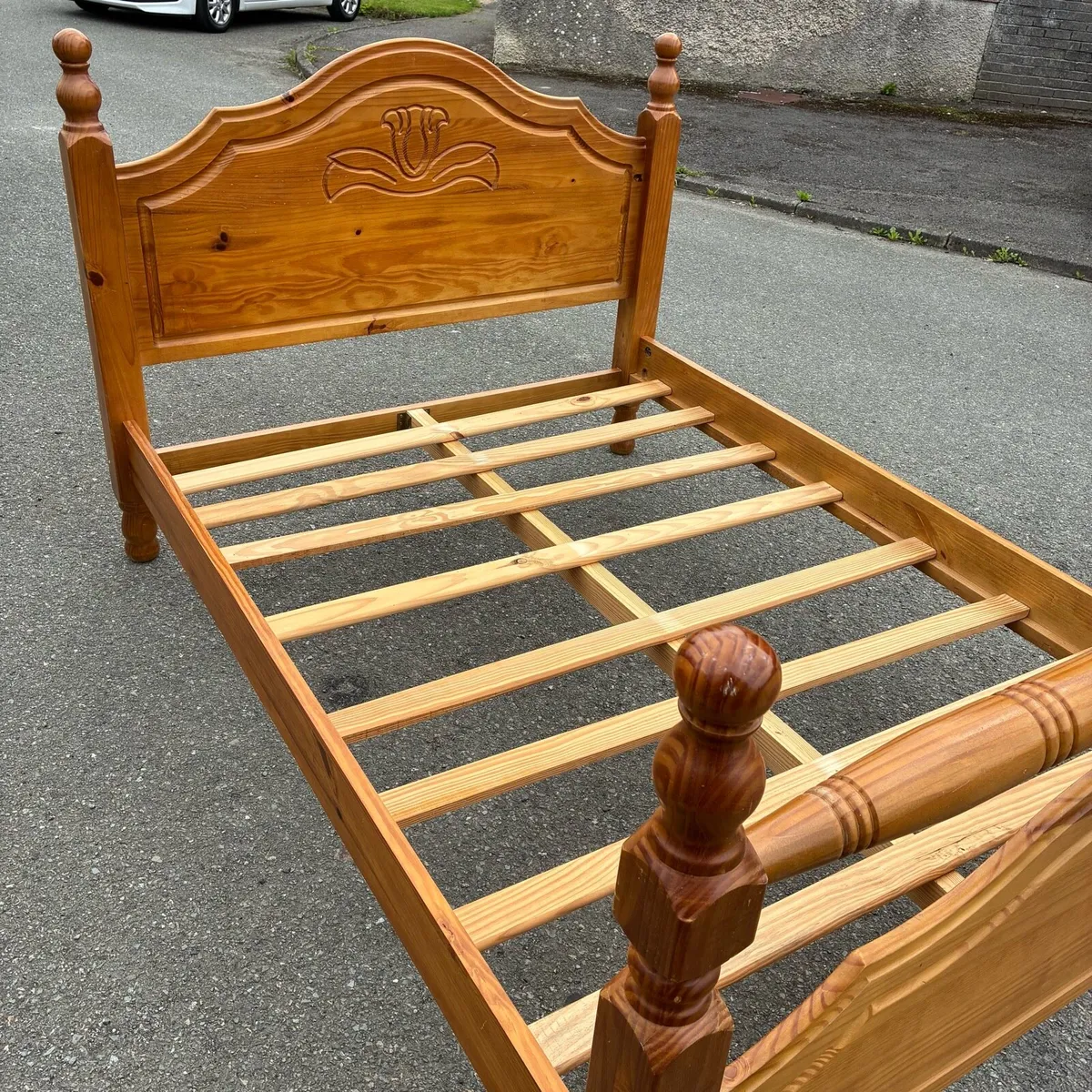 Solid pine double bed frame - Image 3