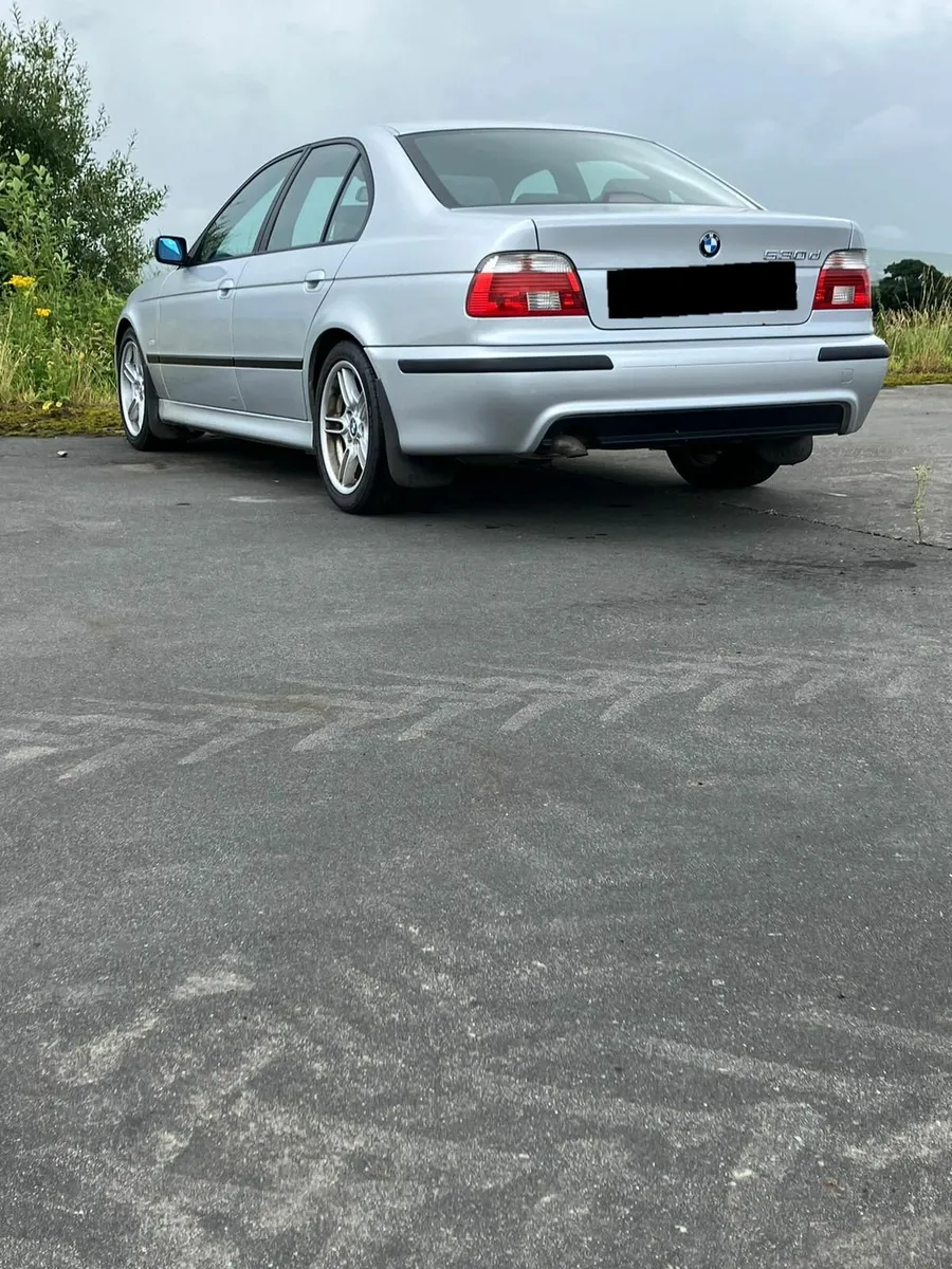 BMW 5-Series 2003 - Image 2
