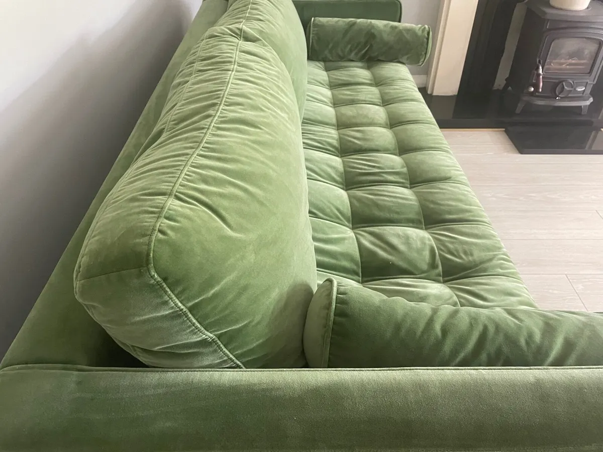 A sofa - Image 2