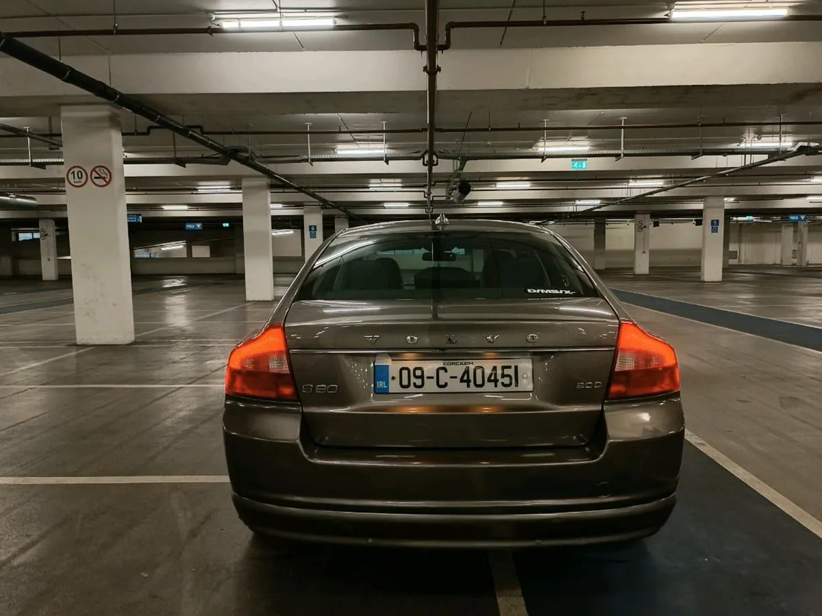 Volvo S80 2.0 Diesel 2009 - Image 1