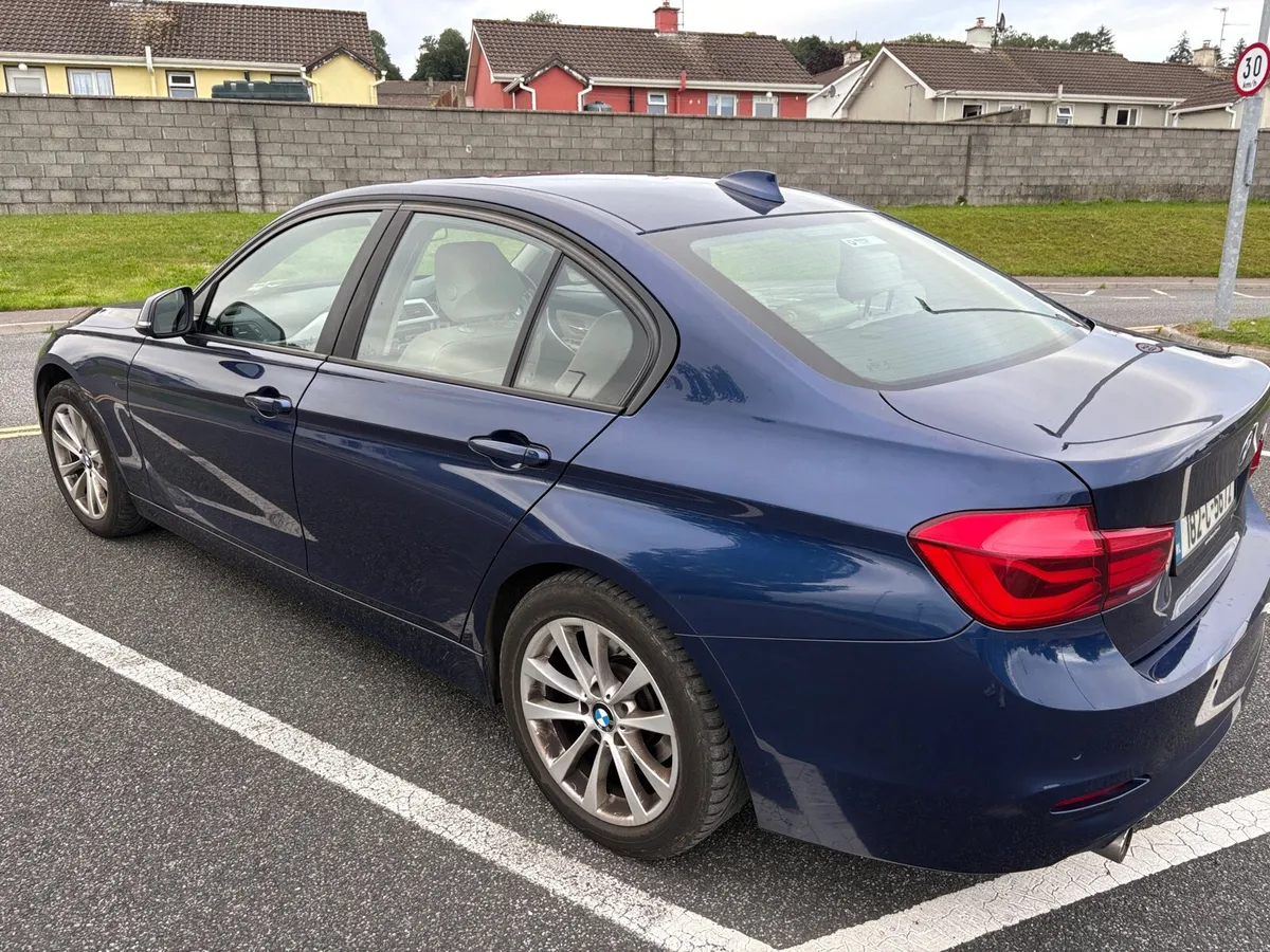 182 BMW 3 Series 318d - Image 4