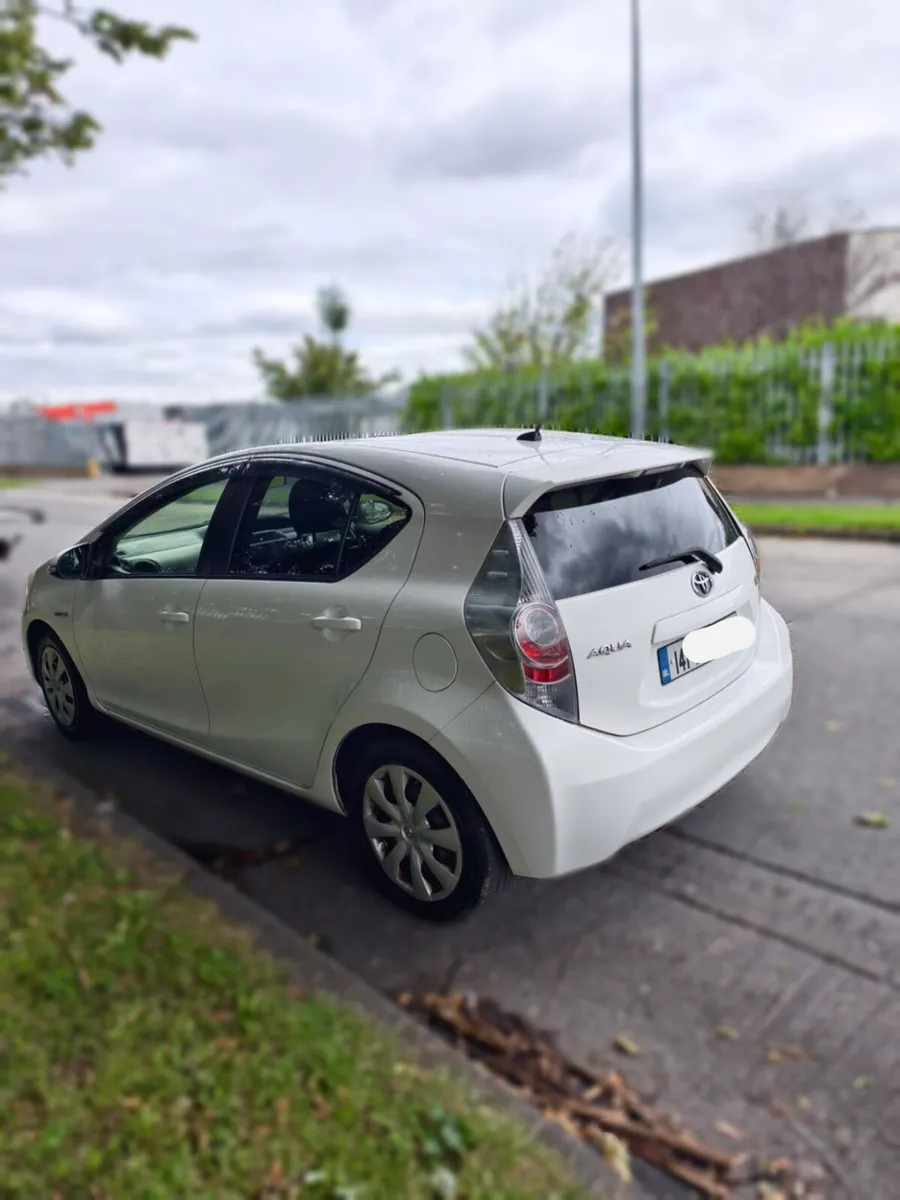 Automatic Hybrid Toyota Aqua 2014 NCT 04/26 - Image 4