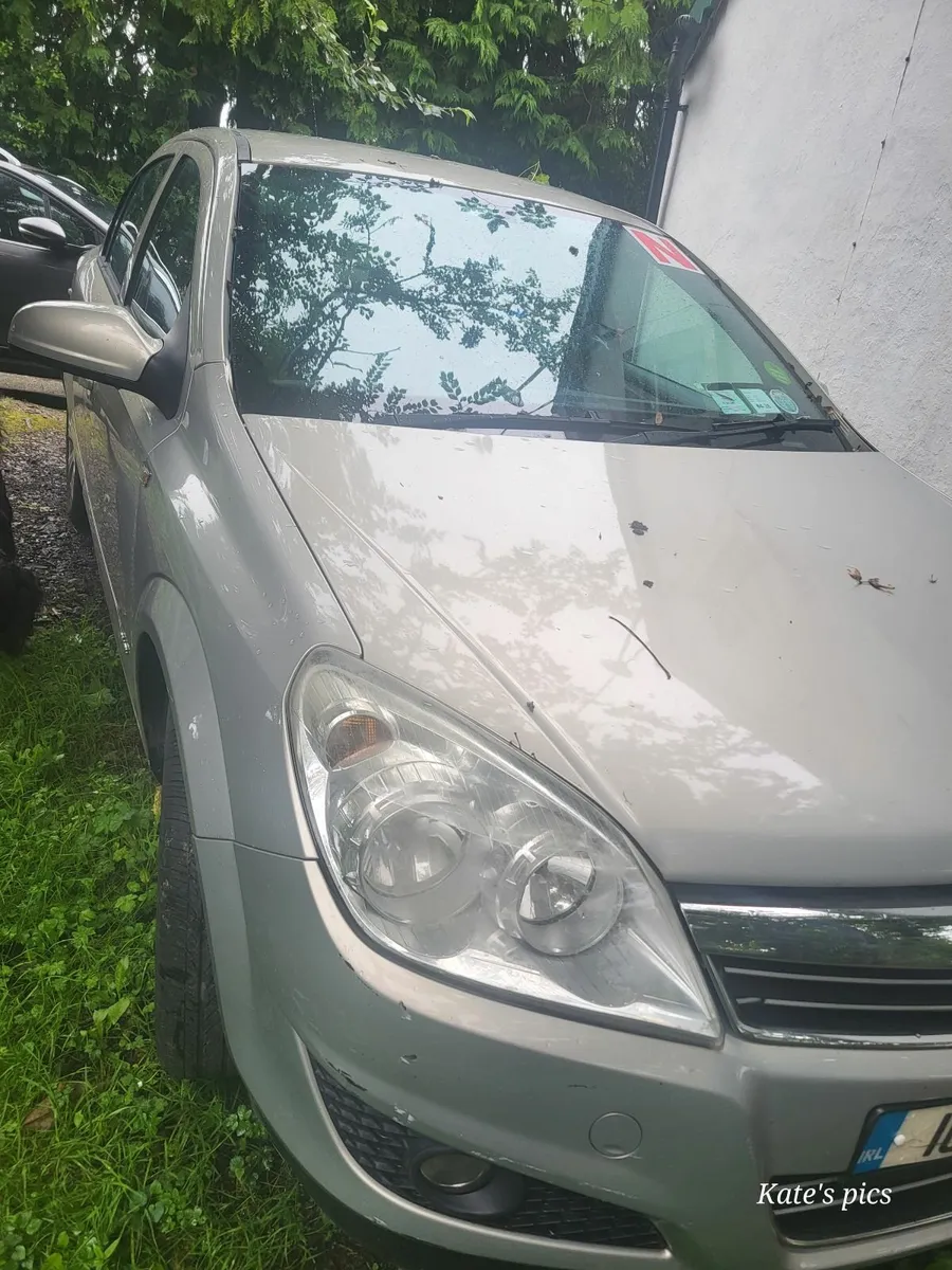 Opel Astra 2010 - Image 2