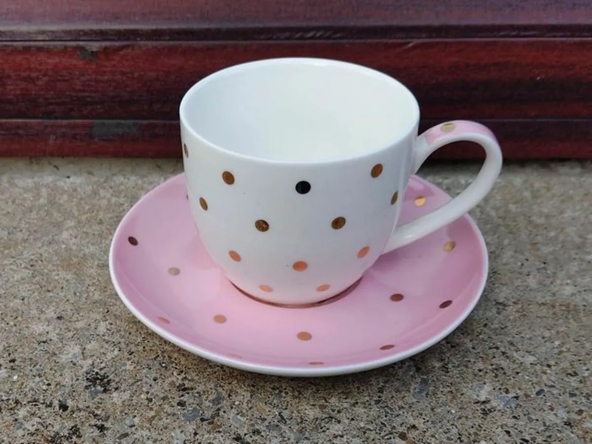 GLUED CUP & SAUCER SET. - Image 1