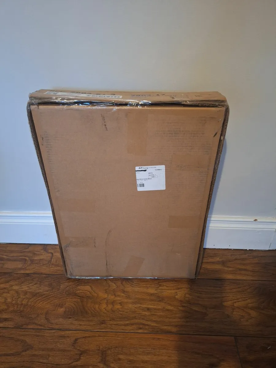 Vanity Mirror (New in Packaging) - Image 4