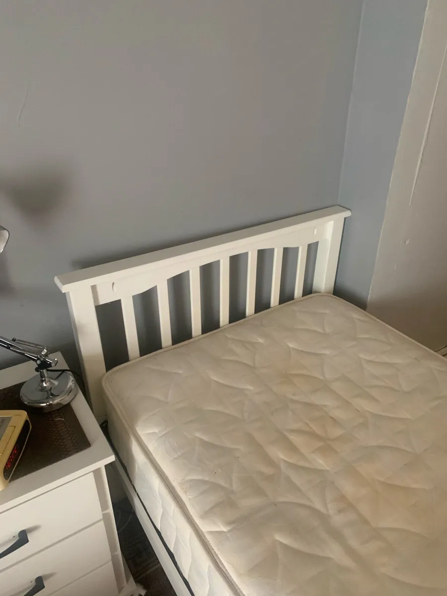 Single beds - Image 3