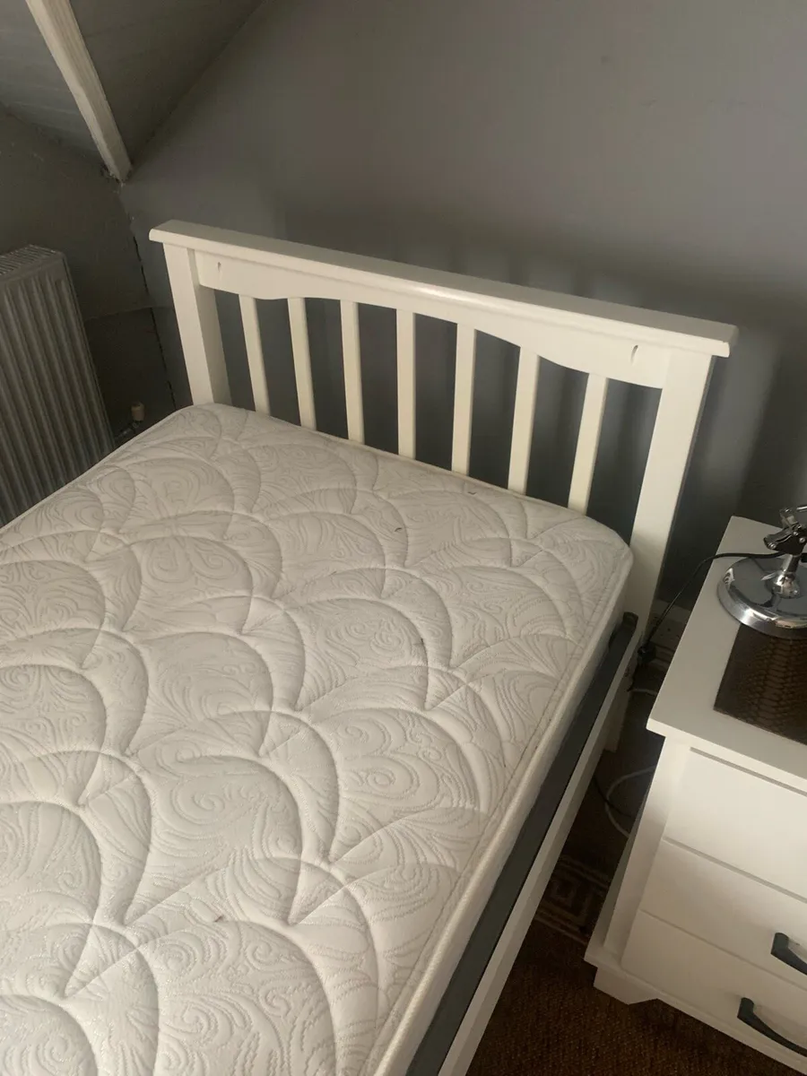 Single beds - Image 4