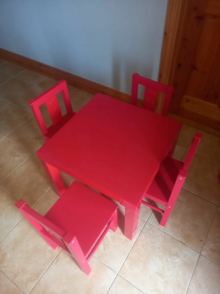 Childrens Table and chairs (Ikea - Kritter) - Image 1