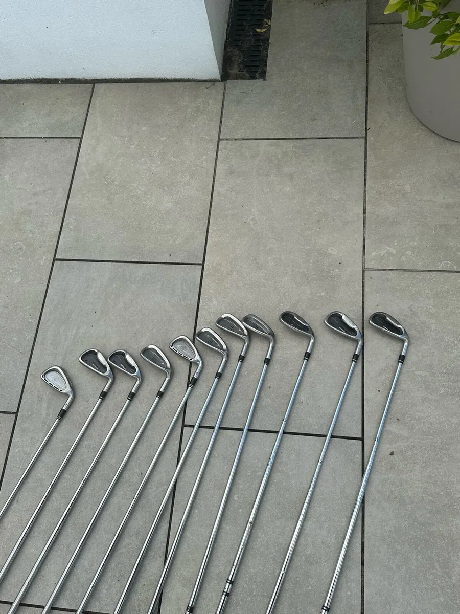 Golf irons - Image 1