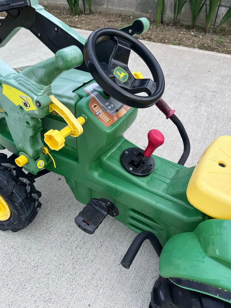 Kids ride on John Deere tractor - Image 4
