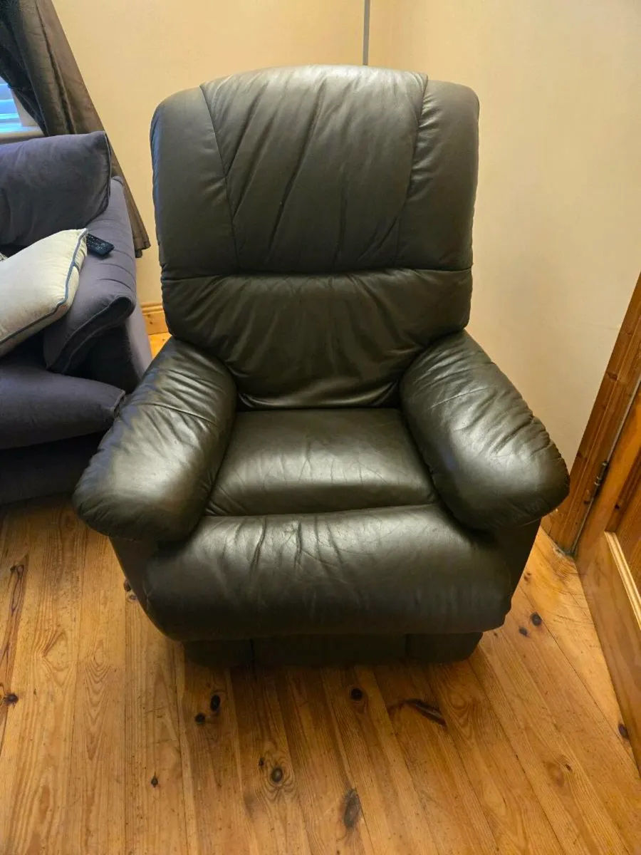 Brown Leather Lazy Boy Recliner Chair - Image 1