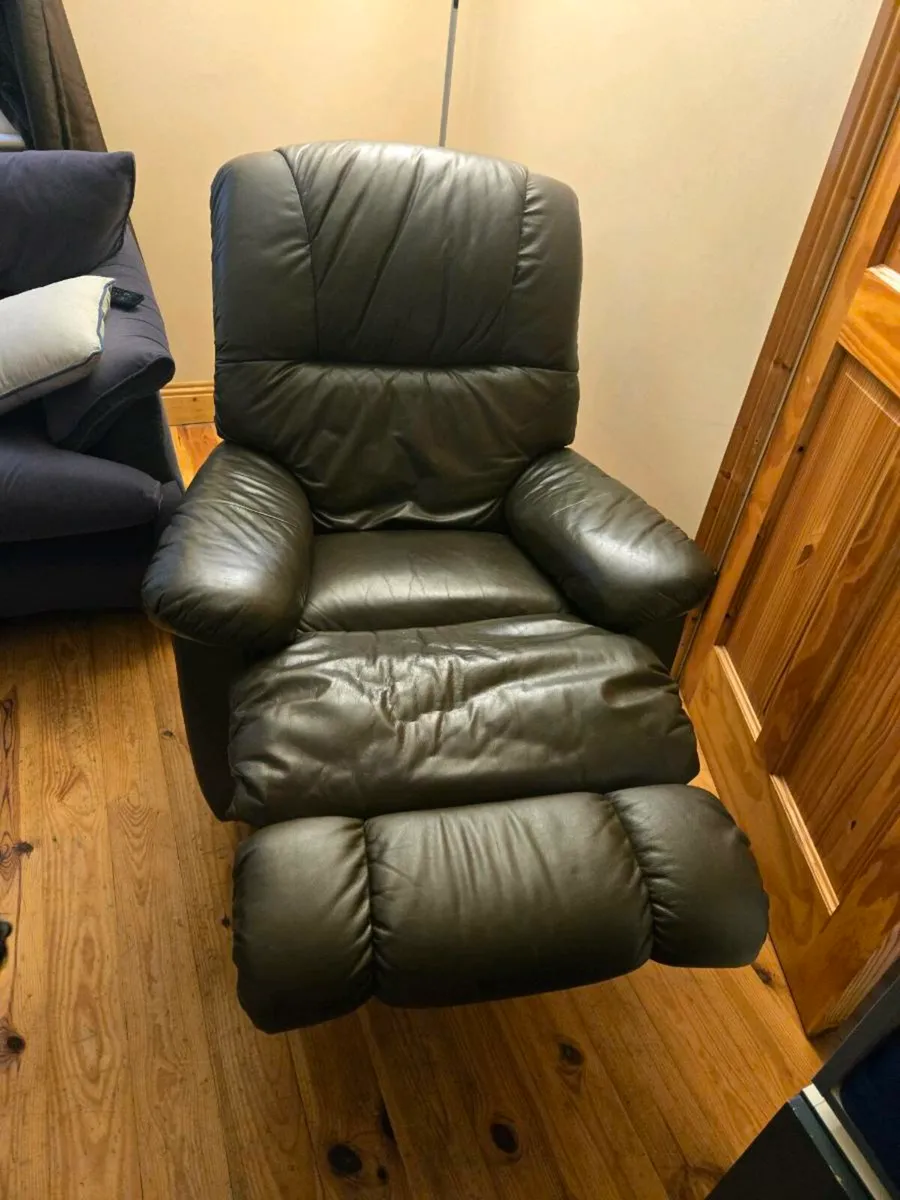 Brown Leather Lazy Boy Recliner Chair - Image 4