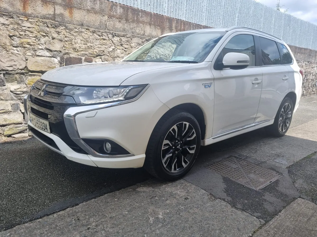 Mitsubishi Outlander 2016 - Image 2