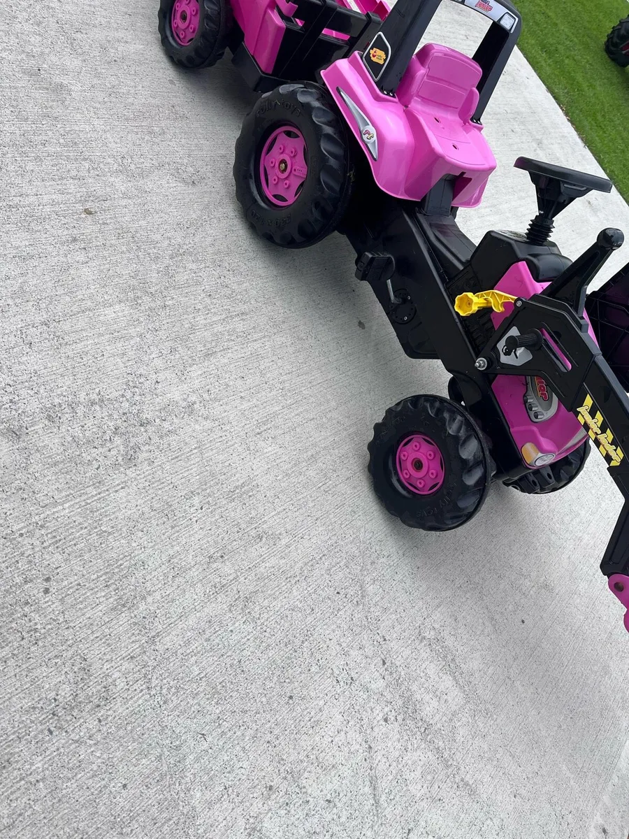 Kids ride on toy tractor - Image 2