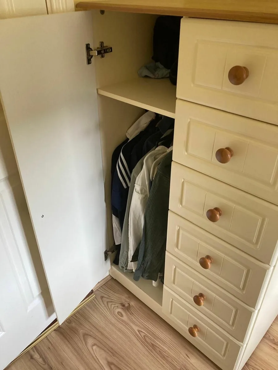 Child's bedroom set - wardrobe, chest of drawers - Image 2