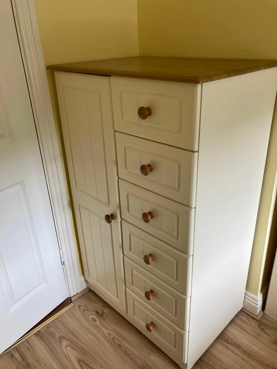 Child's bedroom set - wardrobe, chest of drawers - Image 1