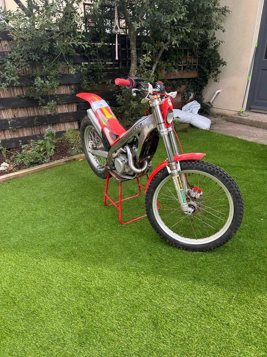 Gasgas280 TXT 00 Trials bike - Image 1