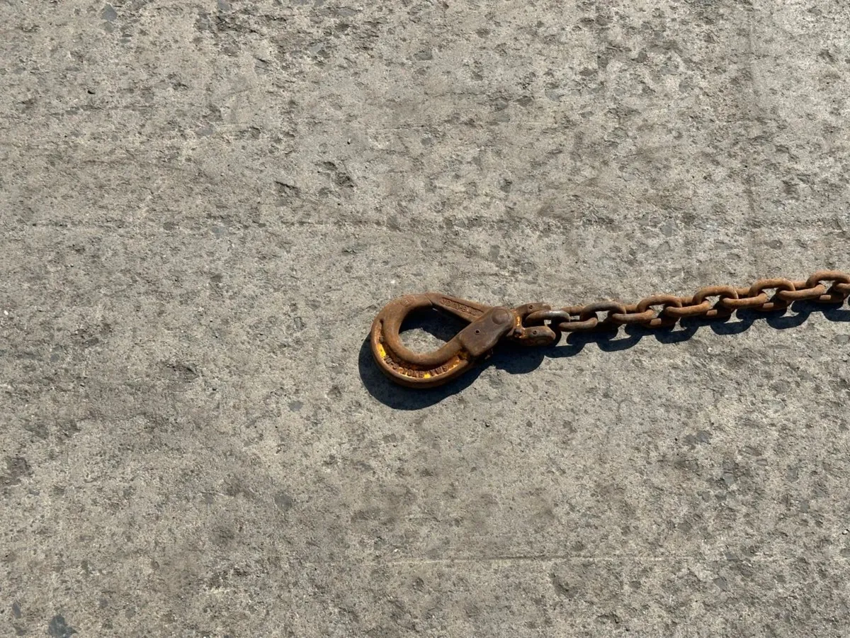 5.6 Metre ...6.7 ton ...lifting chains 4 LEG .... - Image 3