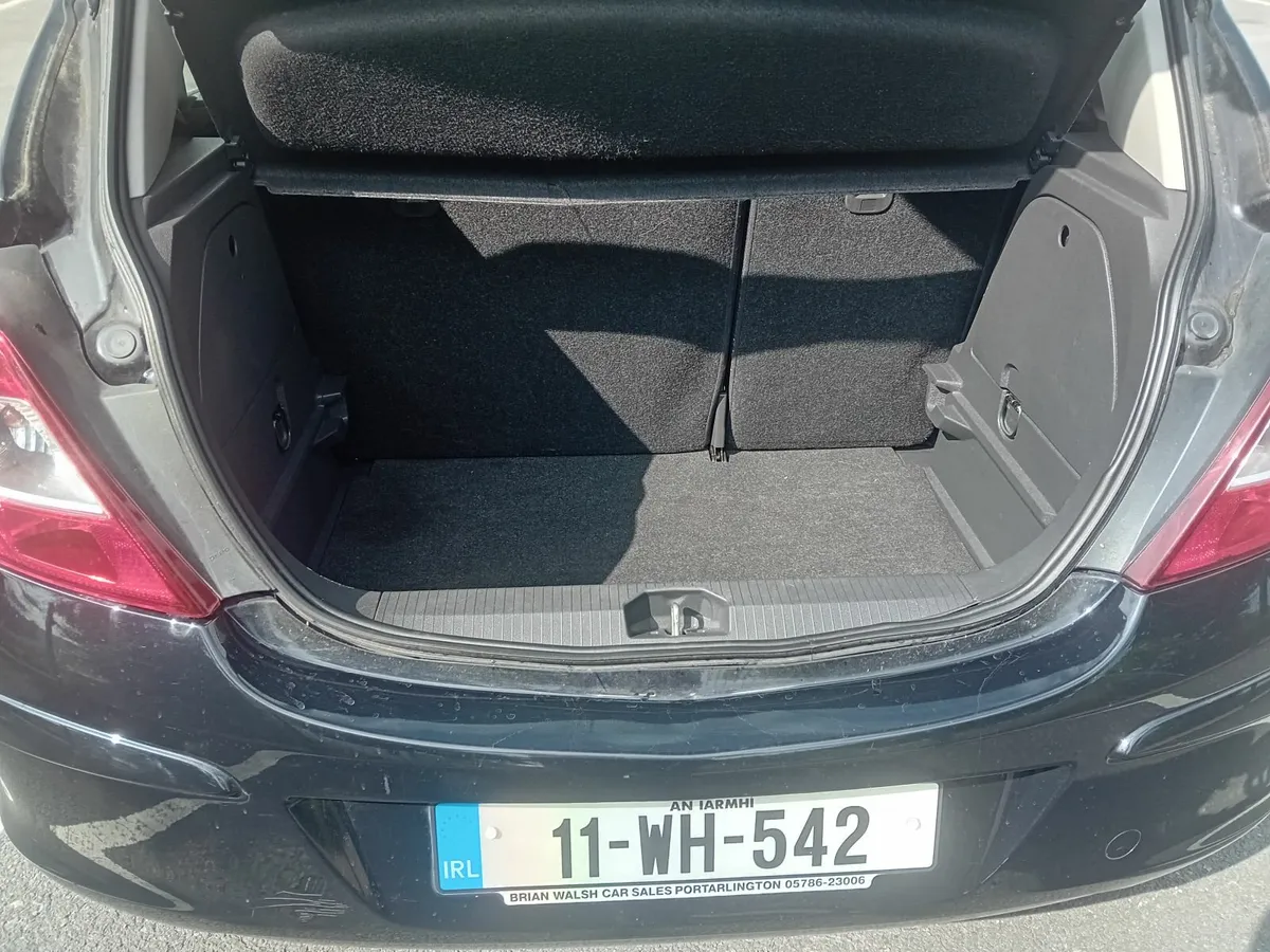 Opel Corsa 2011 - Image 2