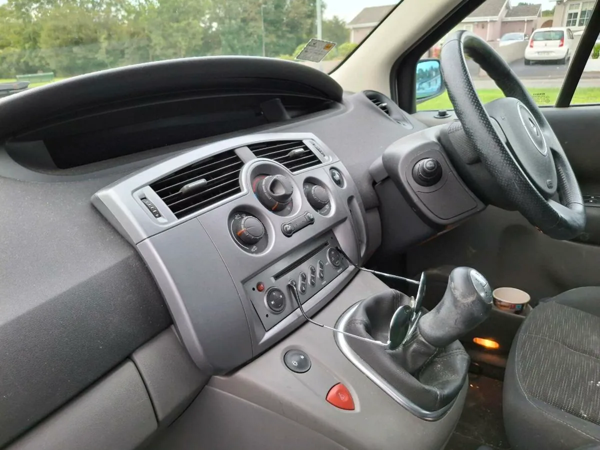 Car - Image 2