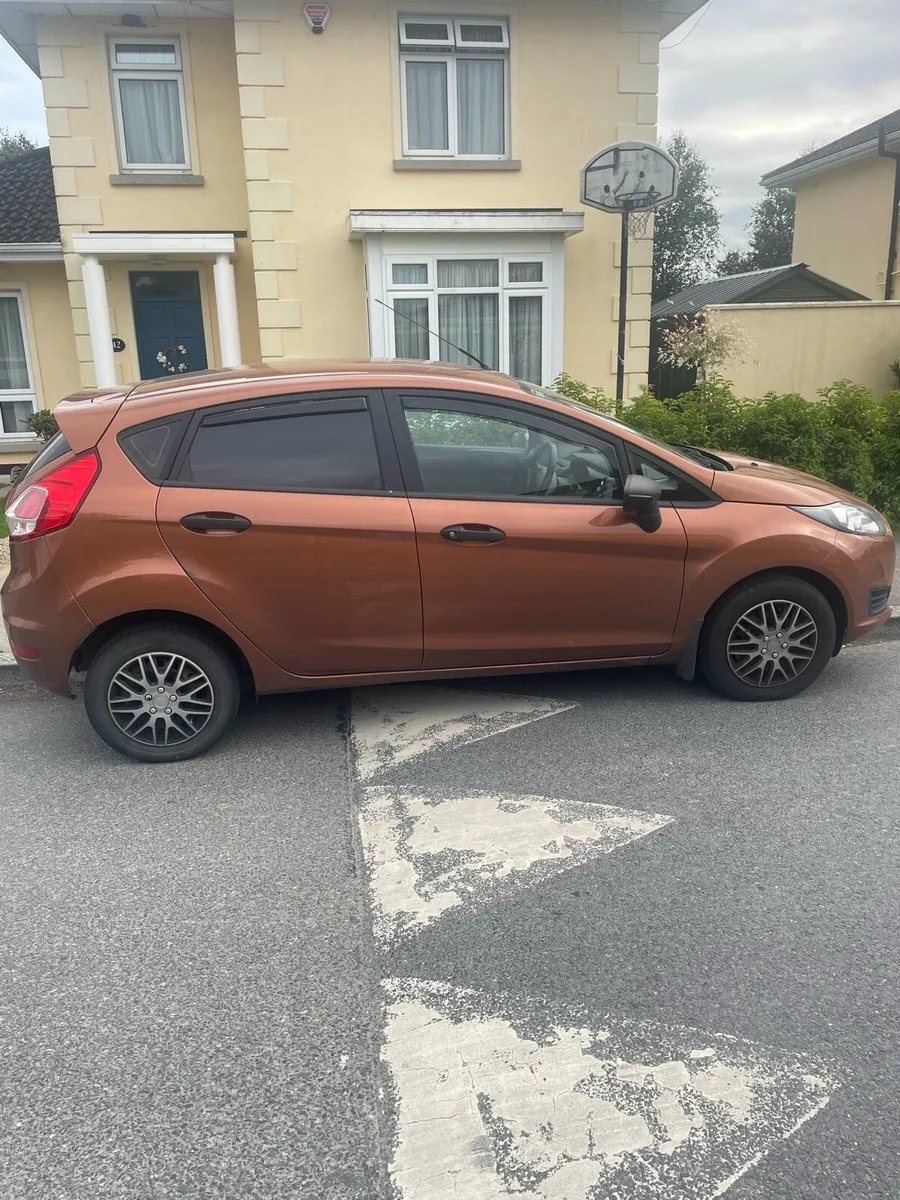 2013 Ford Fiesta - Image 2