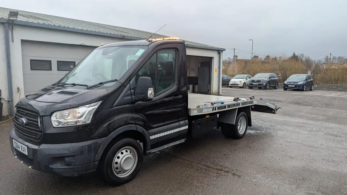 2014 Ford Transit Recovery truck - Image 3